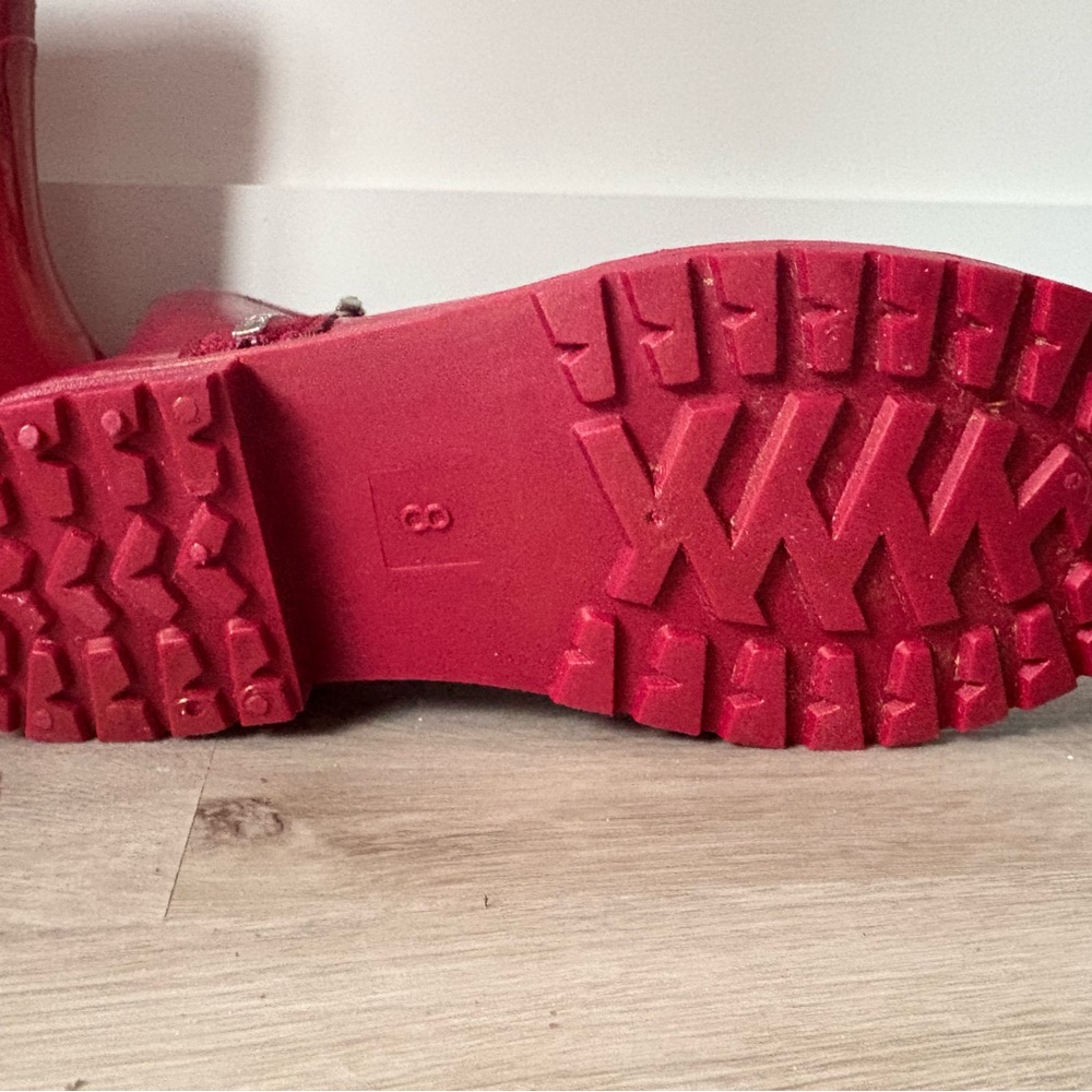 Women's Unlisted by Kenneth Cole Stylish Red Rain Boots - SIZE 8 - Picture 6 of 11